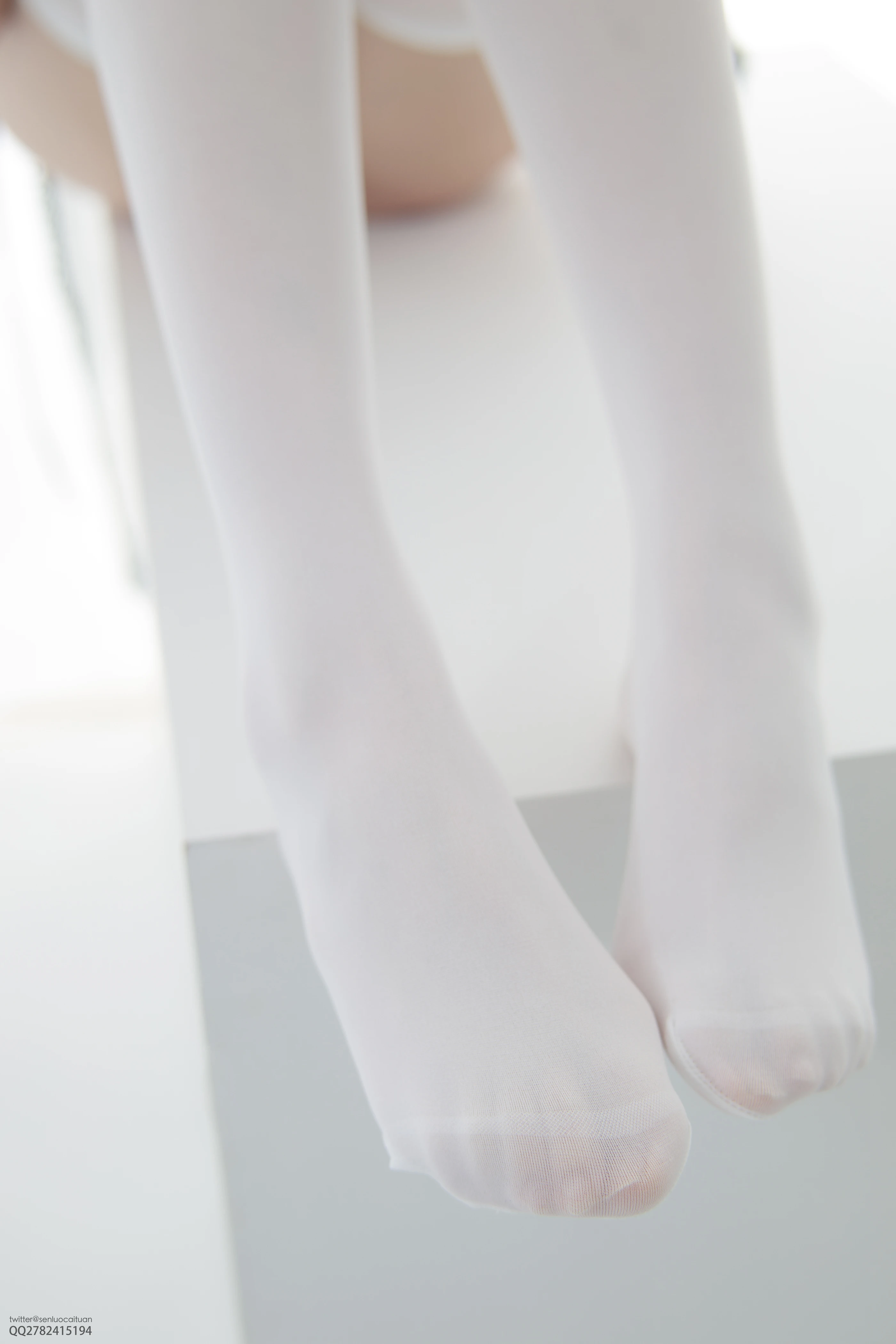森萝财团 JKFUN-033 慵懒的旗袍 高筒袜80D Aika [108P 1V]插图5